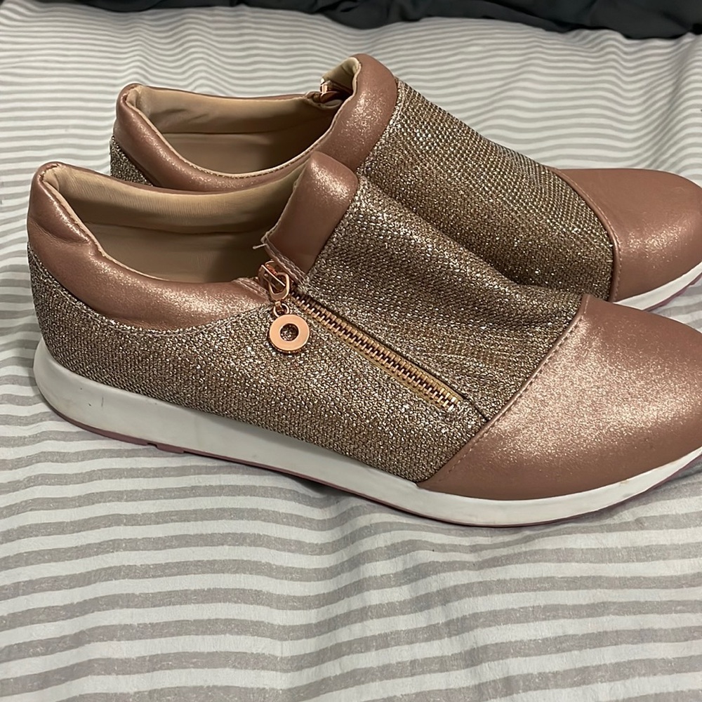 Fever Sole rose gold sparkle metallic zip 8.5 sneaker shoes